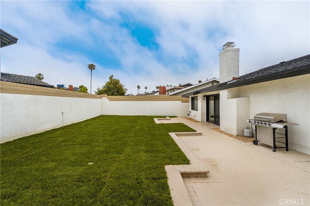 3660 Pioneer Boulevard Long Beach, CA 90808 - Photo 50 of 50 a view of a terrace with chairs