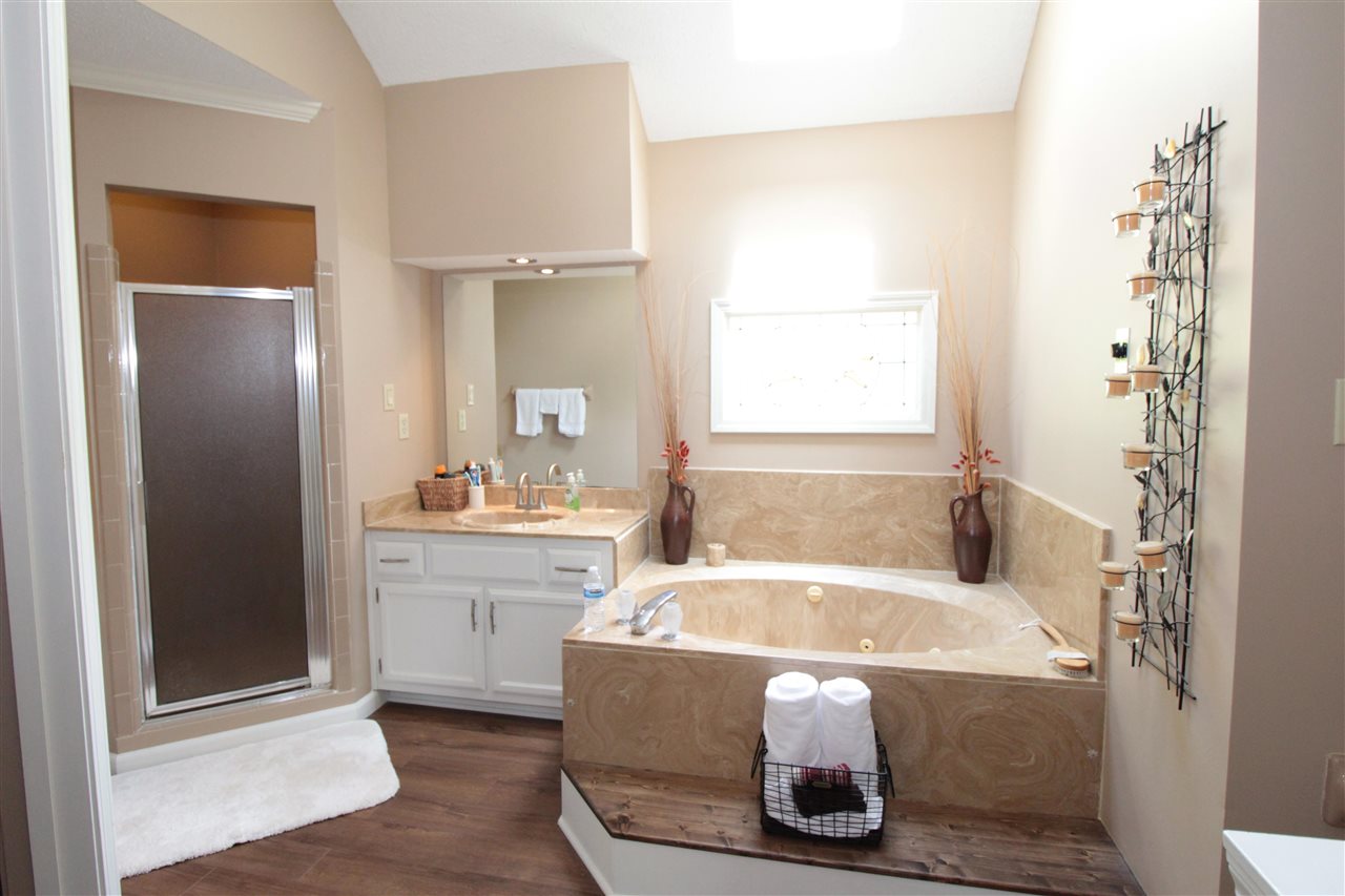 8082 Farmingdale Road Germantown, TN 38138 - Photo 12 of 20 Gallery Image 12