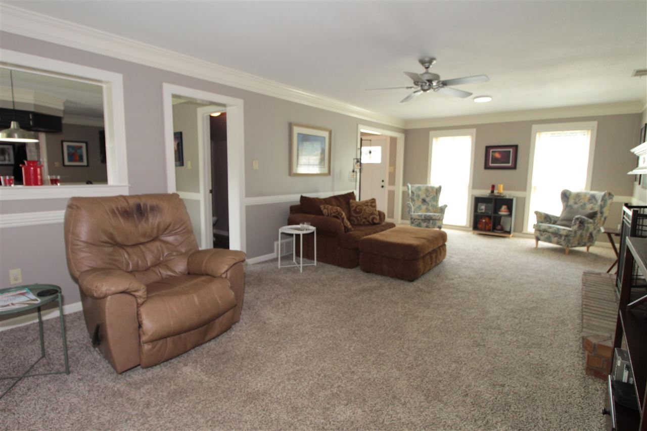 8082 Farmingdale Road Germantown, TN 38138 - Photo 4 of 20 Gallery Image 4