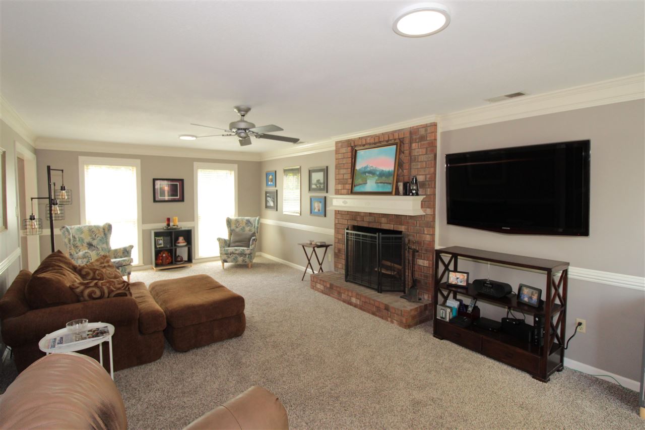 8082 Farmingdale Road Germantown, TN 38138 - Photo 5 of 20 Gallery Image 5
