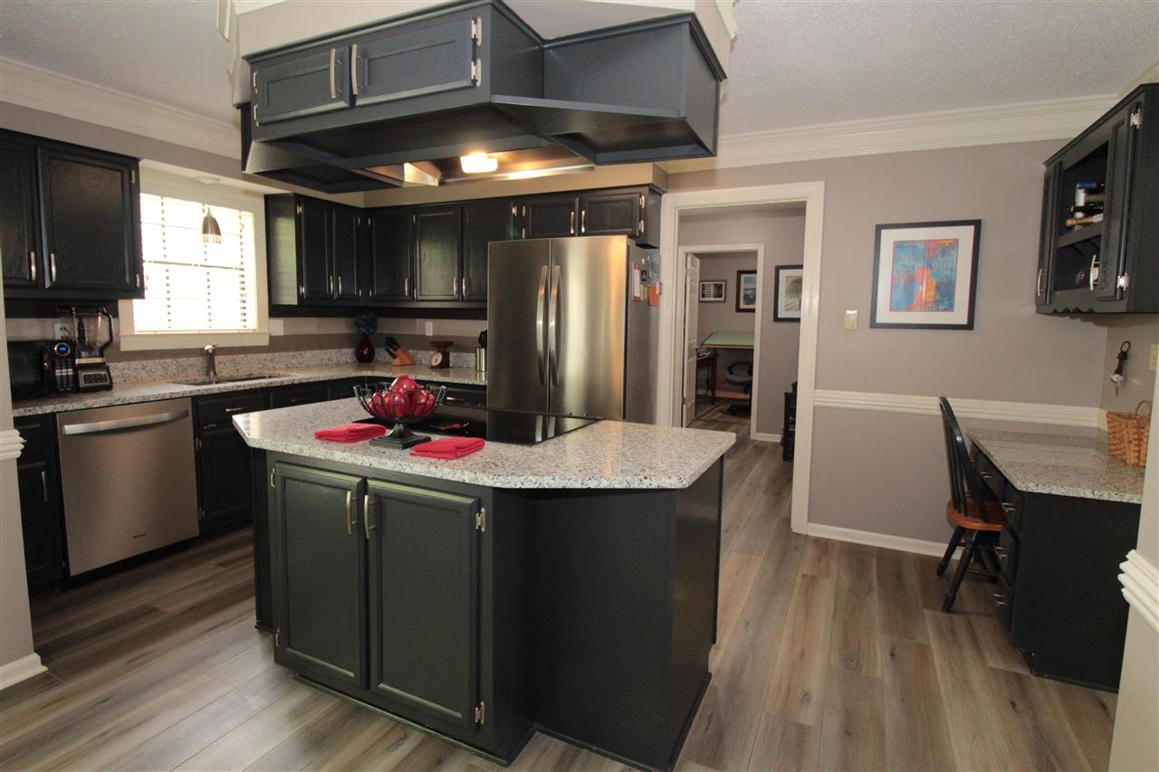 8082 Farmingdale Road Germantown, TN 38138 - Photo 6 of 20 Gallery Image 6