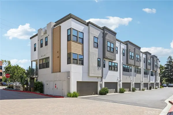 $1,059,000 | 831 South Grable Circle, Orange, CA 92868