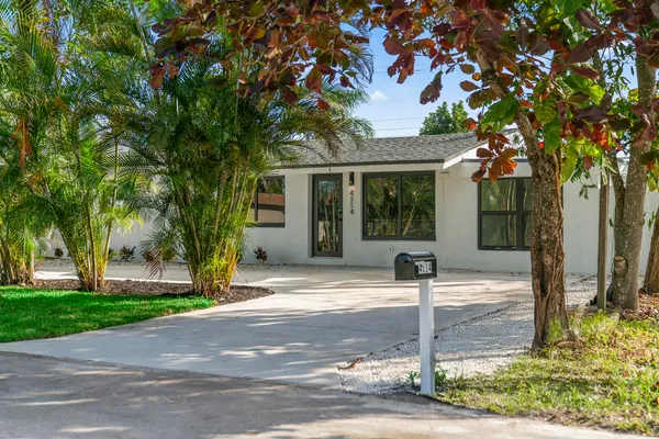 $599,900 | 4114 Southwest 49th Court, Dania Beach, FL 33314