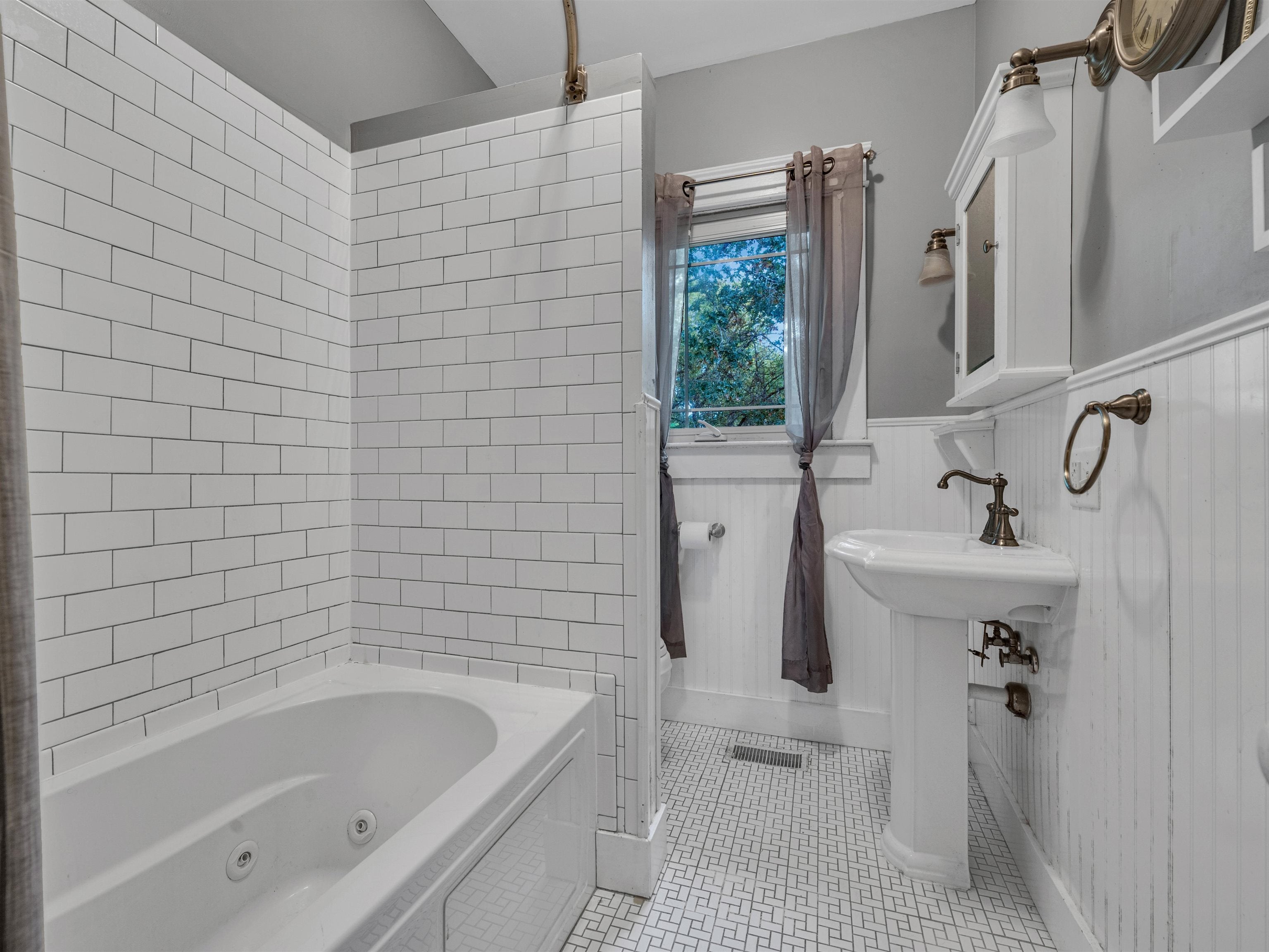 161 Trenol Road Milton, WV 25541 - Photo 6 of 30 Gallery Image 6