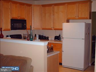 33 Sandstone Road East Windsor, NJ 08520 - Photo 4 of 6 Kitchen