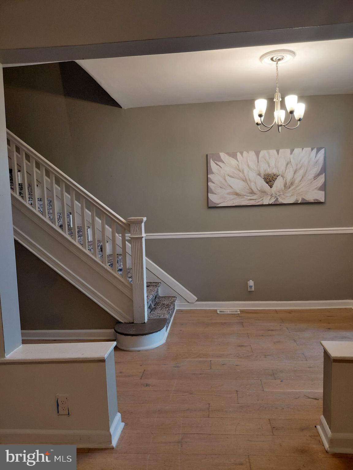 502 Lyndhurst Street Baltimore, MD 21229 - Photo 4 of 31