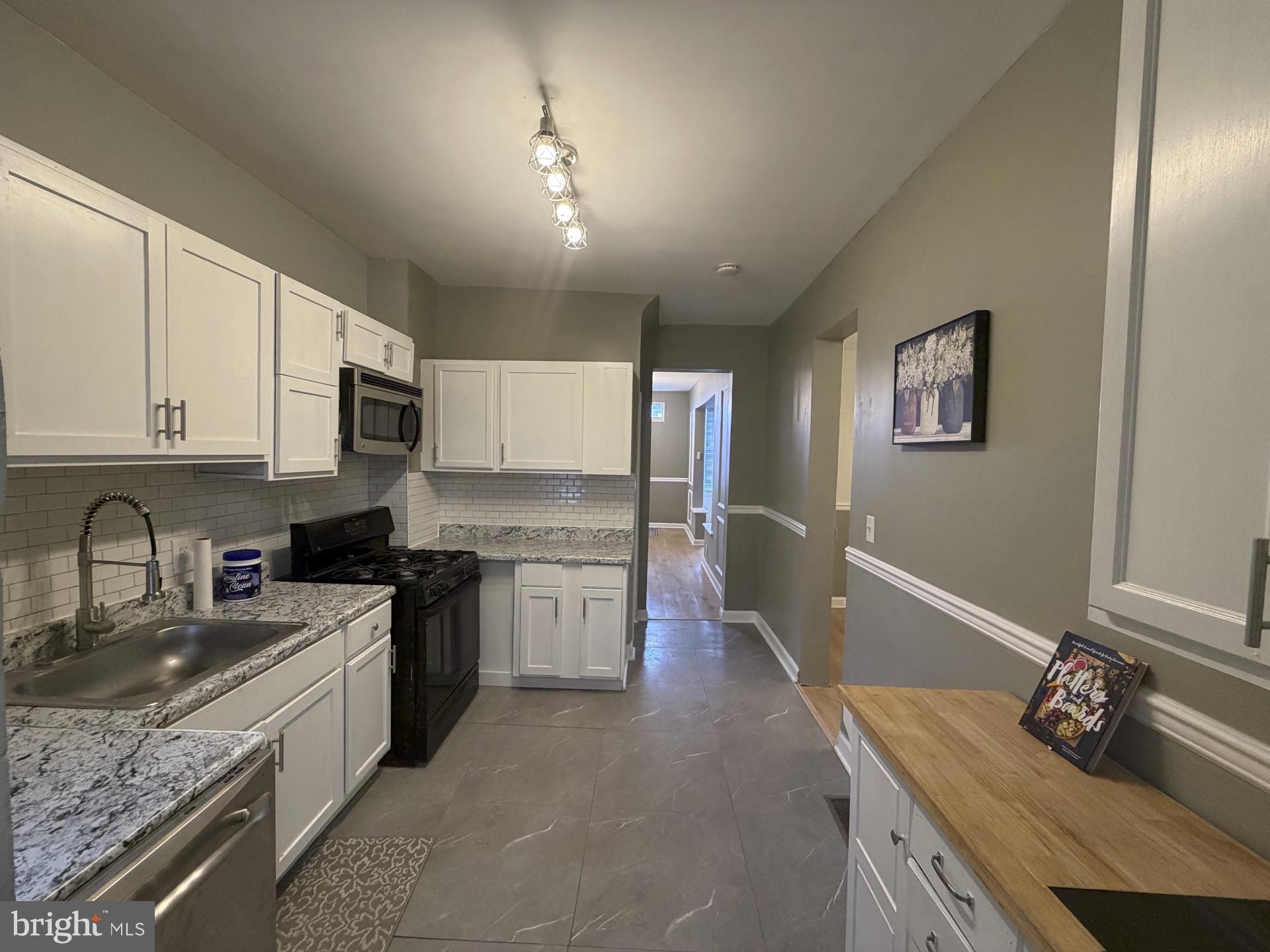 502 Lyndhurst Street Baltimore, MD 21229 - Photo 9 of 31