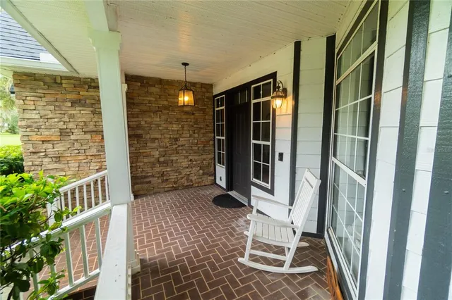 a view of a pathway with a yard