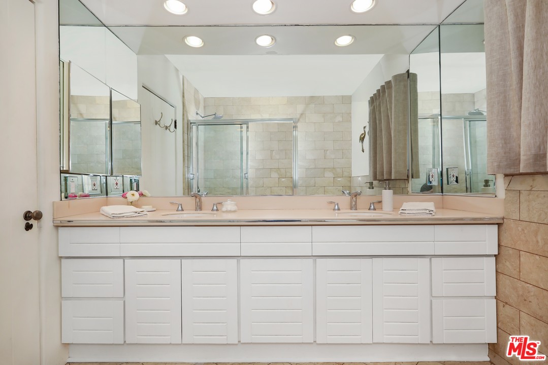 3656 Lowry Road Los Angeles, CA 90027 - Photo 25 of 45