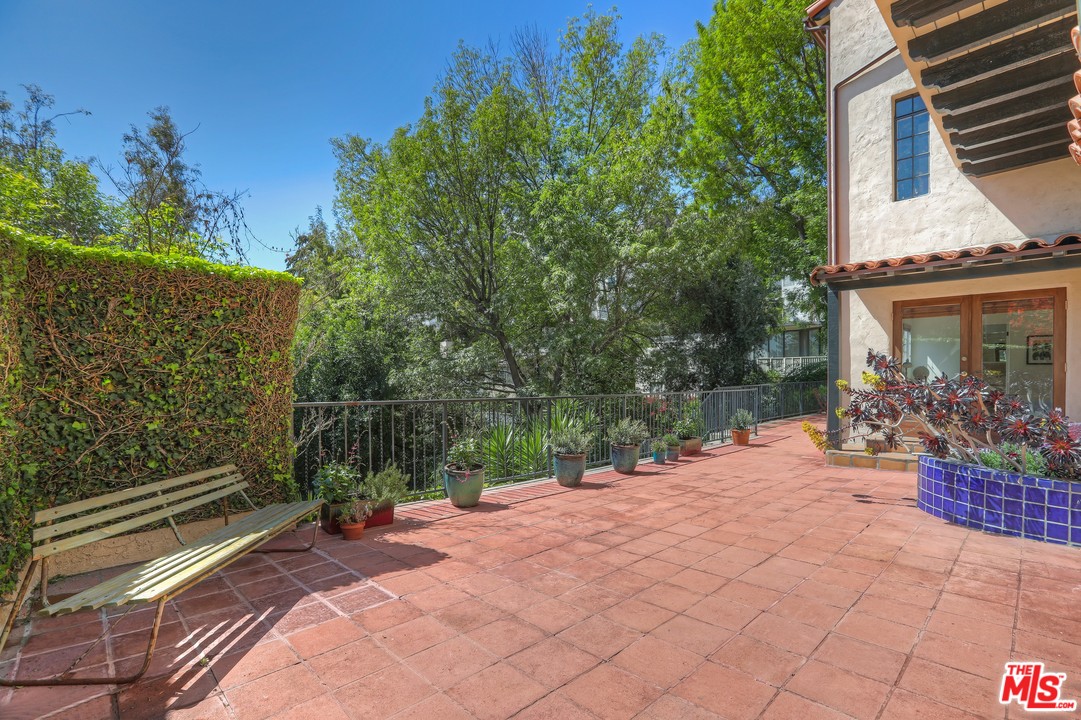 3656 Lowry Road Los Angeles, CA 90027 - Photo 31 of 45