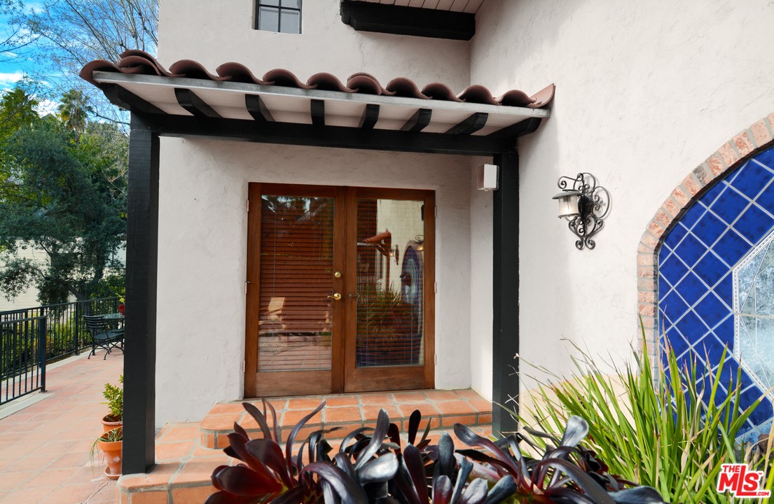 3656 Lowry Road Los Angeles, CA 90027 - Photo 32 of 45