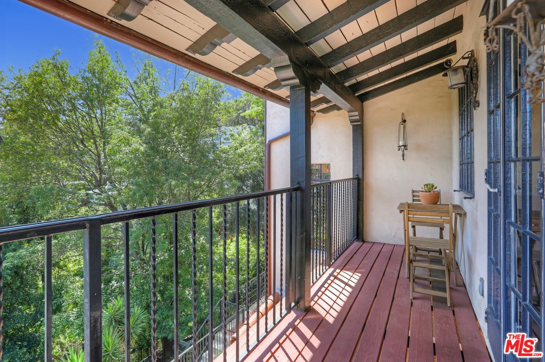 3656 Lowry Road Los Angeles, CA 90027 - Photo 7 of 45