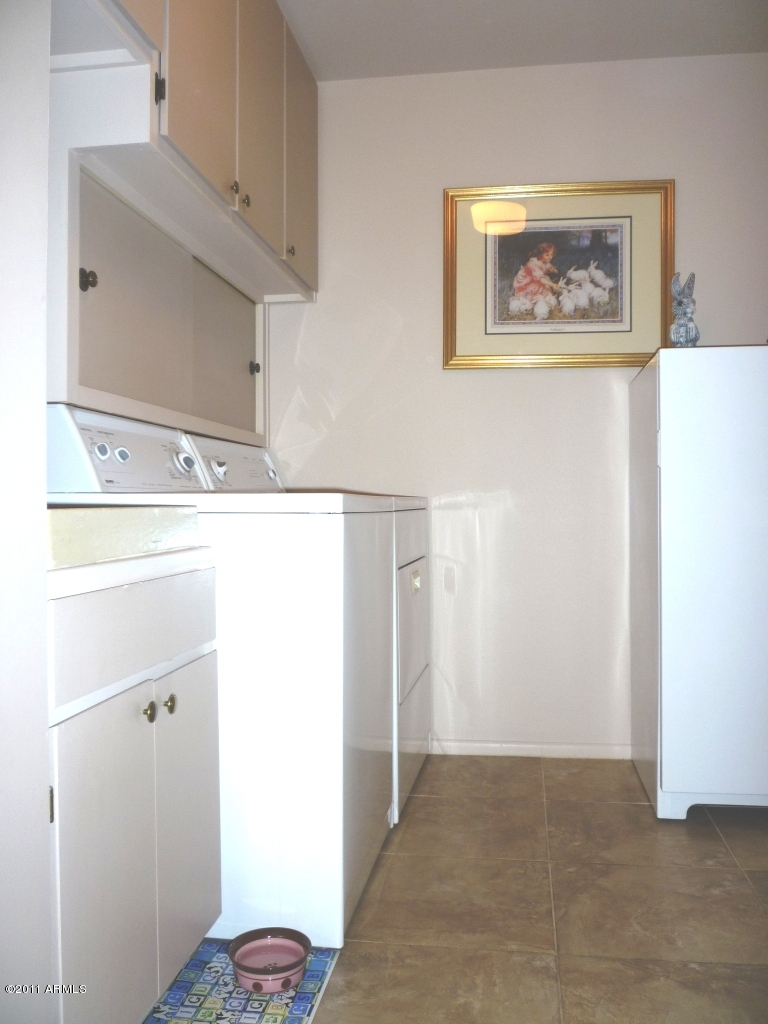904 South Rochester Mesa, AZ 85206 - Photo 16 of 18 Laundry Room