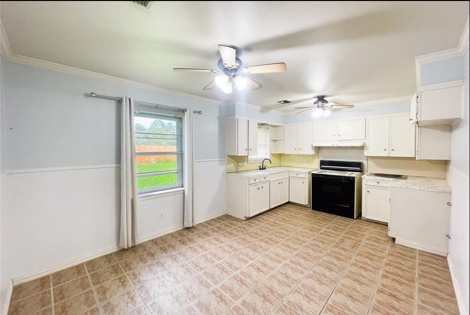 611 Frankie Street Wharton, TX 77488 - Photo 6 of 14 Dining Area/Kitchen