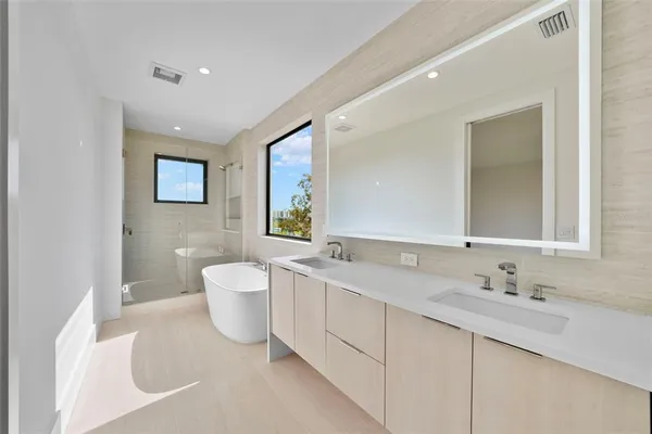 $6,250 | 501 West Ross Avenue, Unit 3, Tampa, FL 33602