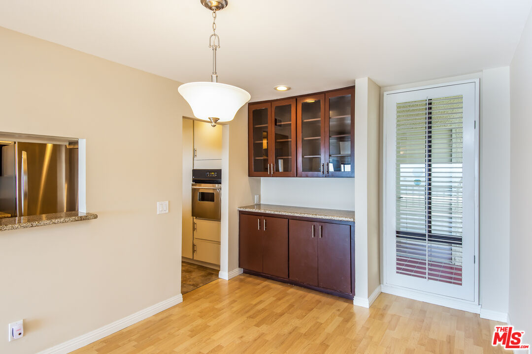 18057 Coastline Drive, Unit 5 Malibu, CA 90265 - Photo 8 of 20