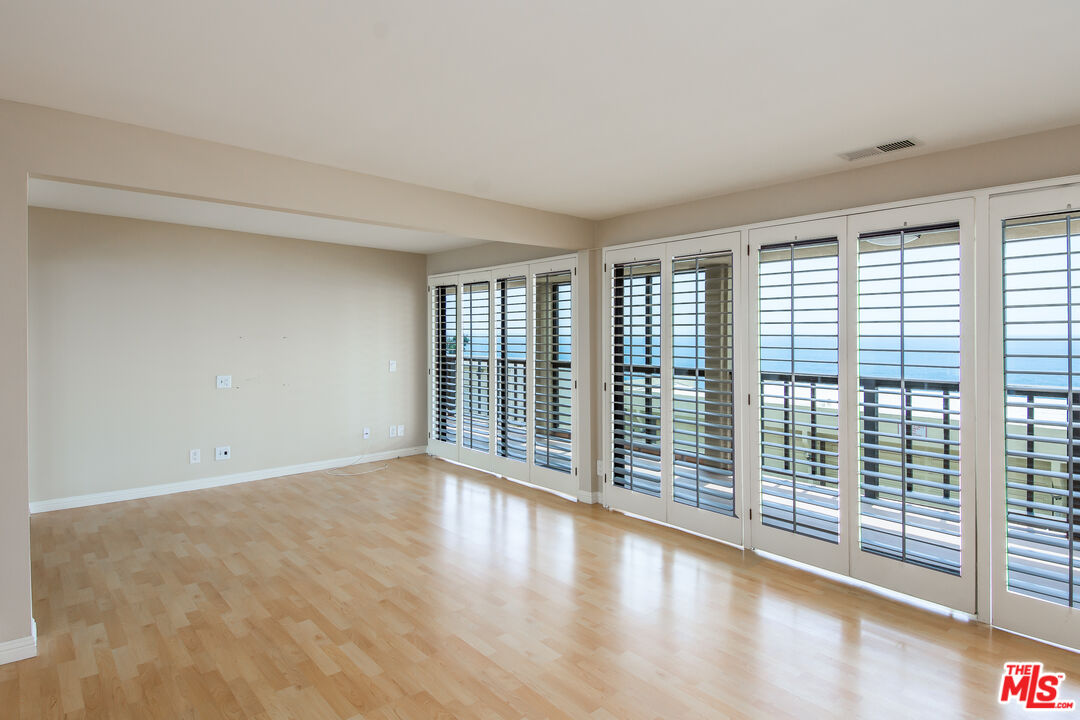 18057 Coastline Drive, Unit 5 Malibu, CA 90265 - Photo 10 of 20