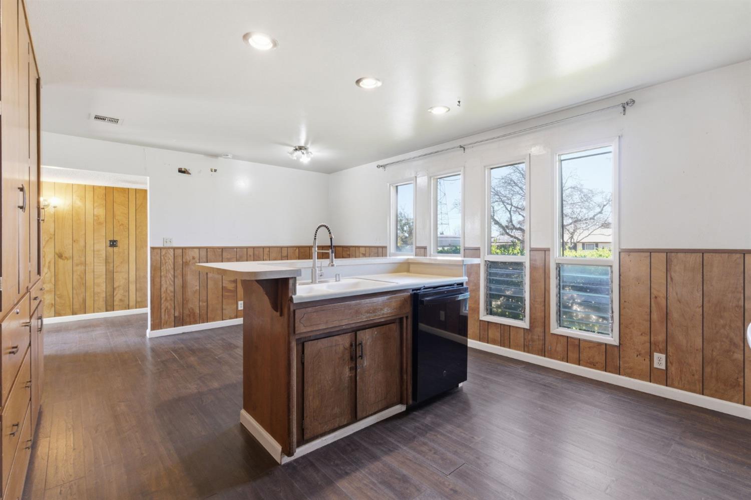 16590 South Austin Road Manteca, CA 95336 - Photo 11 of 37