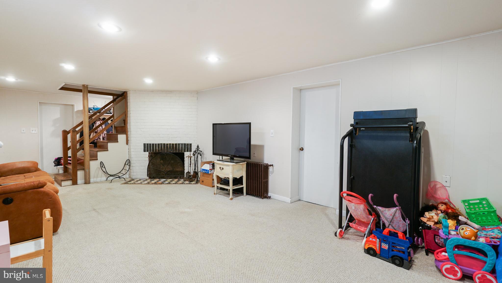 10013 Liberty Road Randallstown, MD 21133 - Photo 24 of 27 Family Room