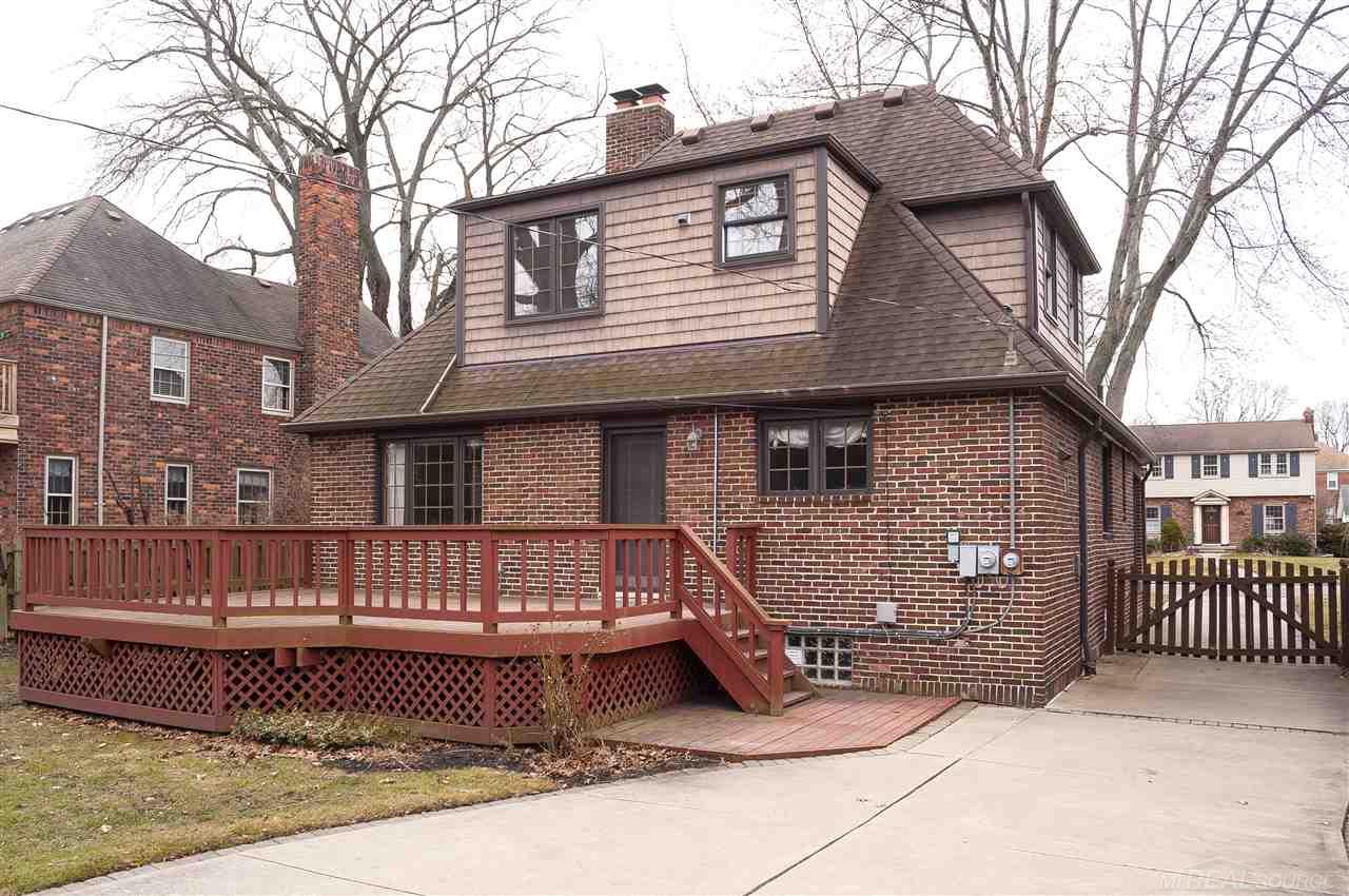 814 Barrington Road Grosse Pointe, MI 48230 - Photo 30 of 32 50007901-29.JPG