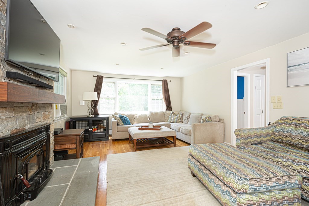 2 Highland Street Lancaster, MA 01523 - Photo 20 of 42