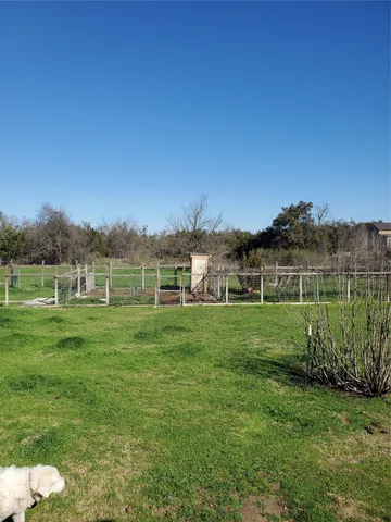$950 | 1050 Hidden Hills Drive, Unit GROUND FLOOR GARAGE, Dripping Springs, TX 78620