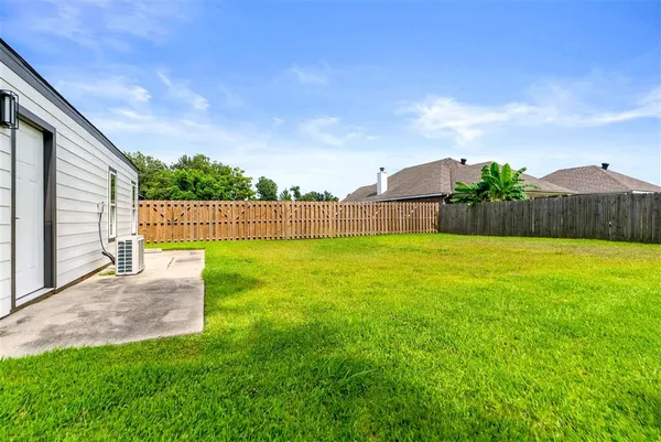 $2,000 | 503 West Sallier Street, Lake Charles, LA 70601