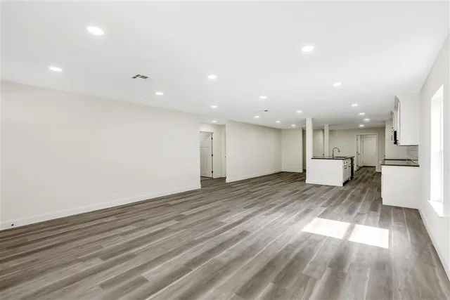 $2,000 | 503 West Sallier Street, Lake Charles, LA 70601