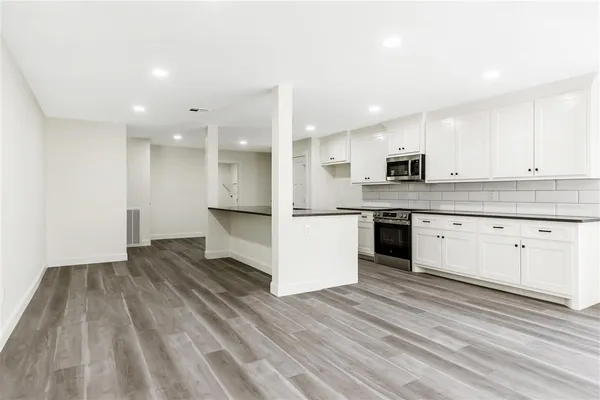 $2,000 | 503 West Sallier Street, Lake Charles, LA 70601