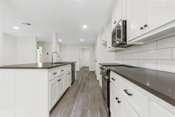 $2,000 | 503 West Sallier Street, Lake Charles, LA 70601