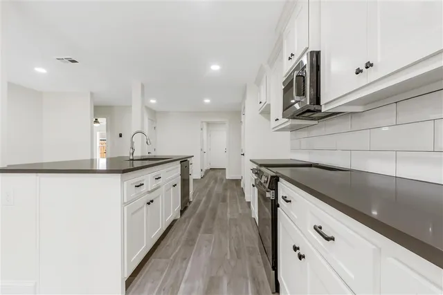 $2,000 | 503 West Sallier Street, Lake Charles, LA 70601