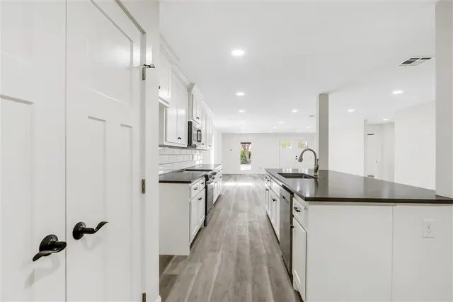 $2,000 | 503 West Sallier Street, Lake Charles, LA 70601