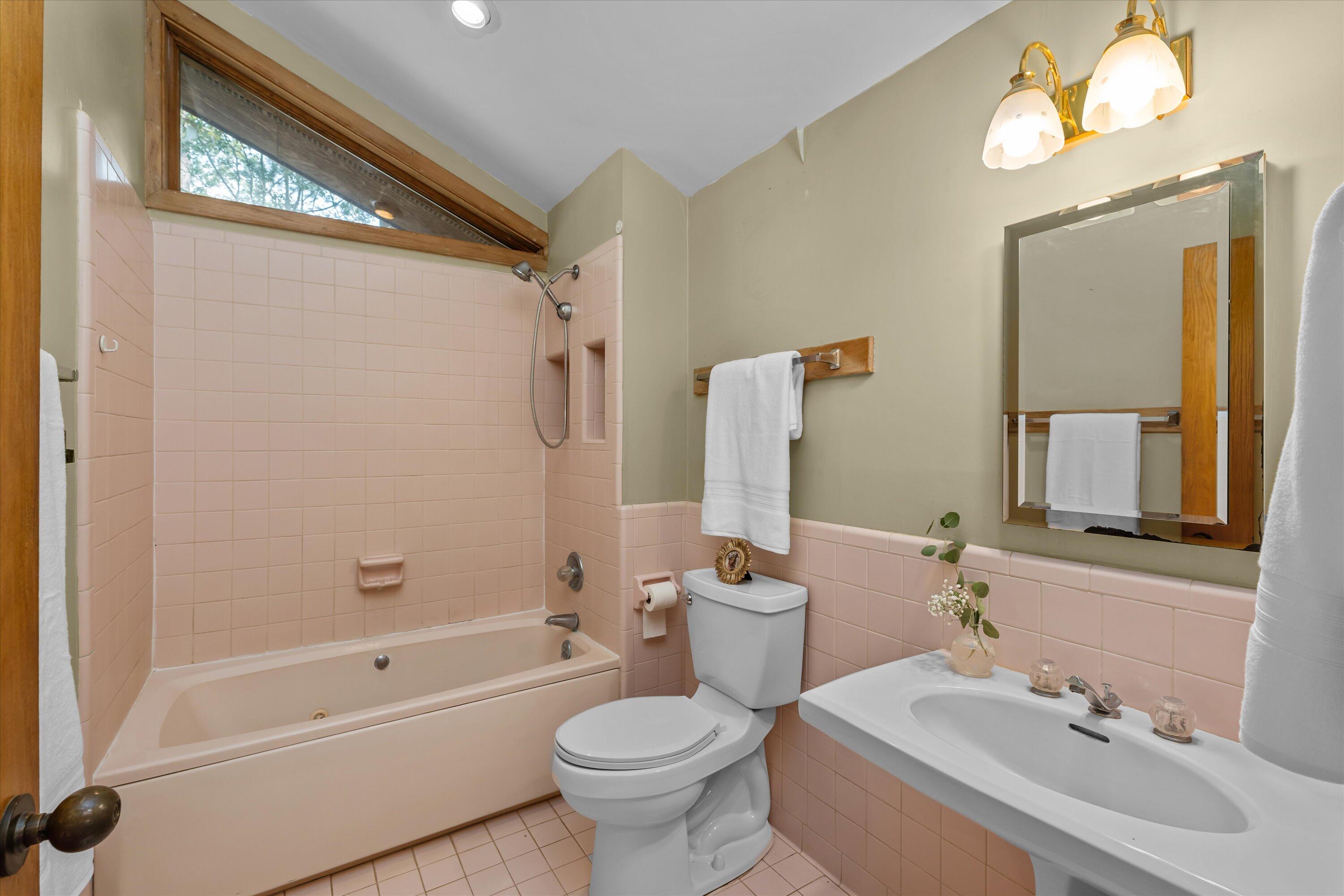 97 Thurmond Road Clarks Hill, SC 29821 - Photo 19 of 70 Large Primary Bath