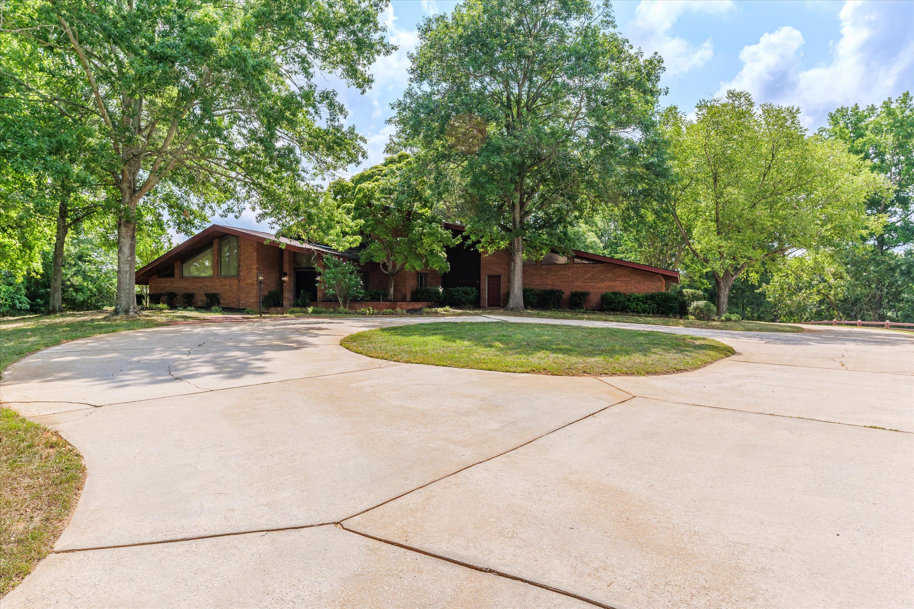97 Thurmond Road Clarks Hill, SC 29821 - Photo 4 of 70 Circular Driveway