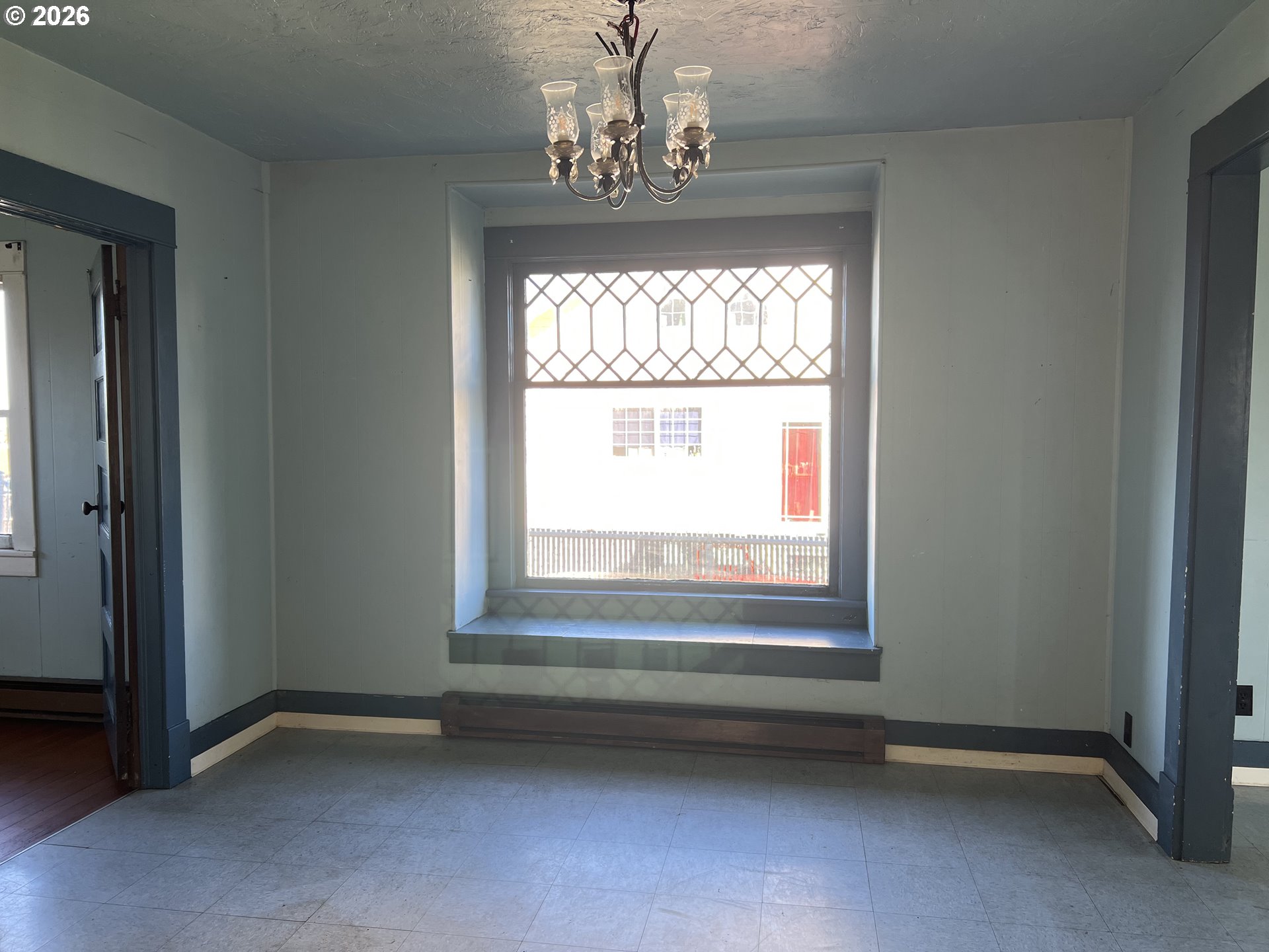 2260 Meade Avenue North Bend, OR 97459 - Photo 11 of 37 a view of an empty room with a window