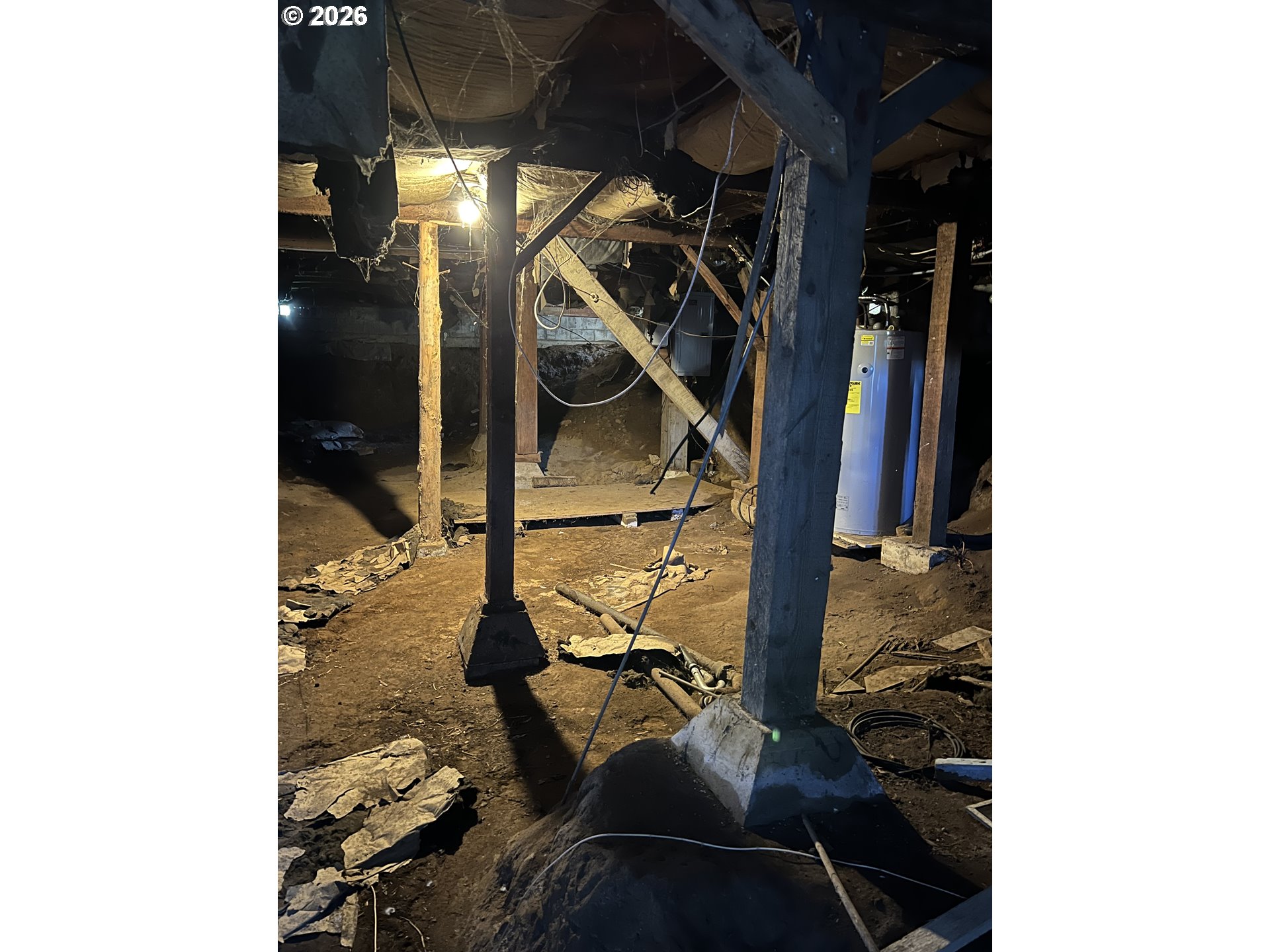 2260 Meade Avenue North Bend, OR 97459 - Photo 30 of 37 a view of living room with washer and dryer