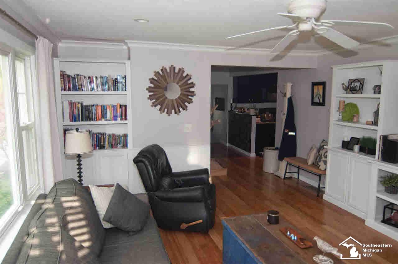 279 Lasalle Road Monroe, MI 48162 - Photo 9 of 33 Livingroom