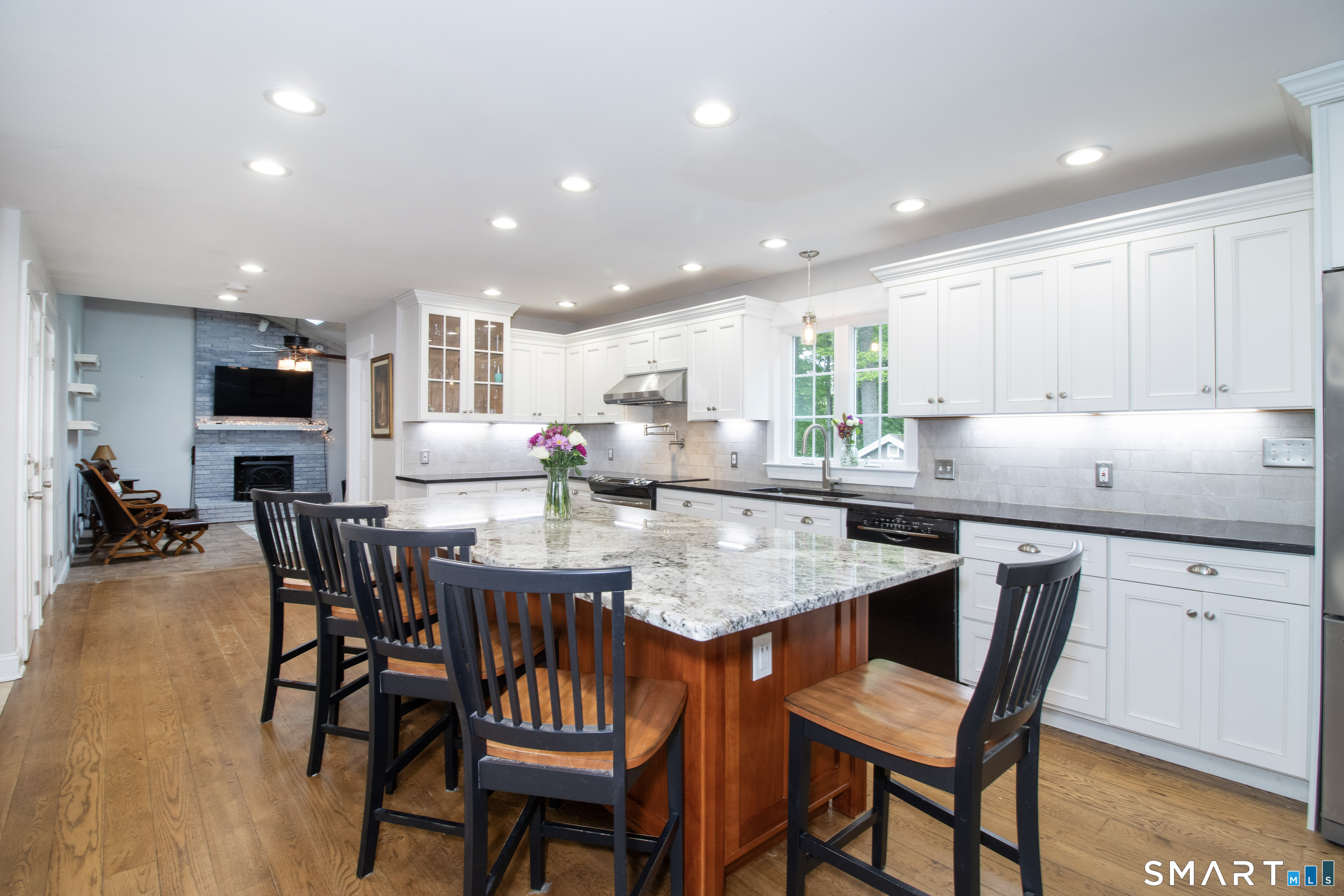 64 Kirk Road Hamden, CT 06514 - Photo 7 of 25