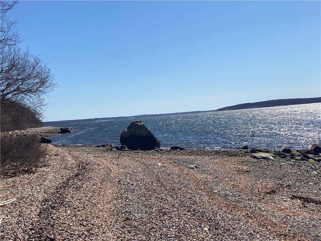 454 Poppasquash Road Bristol, RI 02809 - Photo 8 of 11 Gallery Image 8