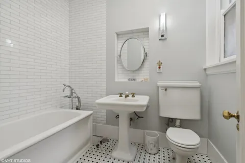 $1,025,000 | 1350 North State Parkway, Unit 3S, Chicago, IL 60610