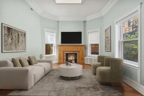 $1,025,000 | 1350 North State Parkway, Unit 3S, Chicago, IL 60610