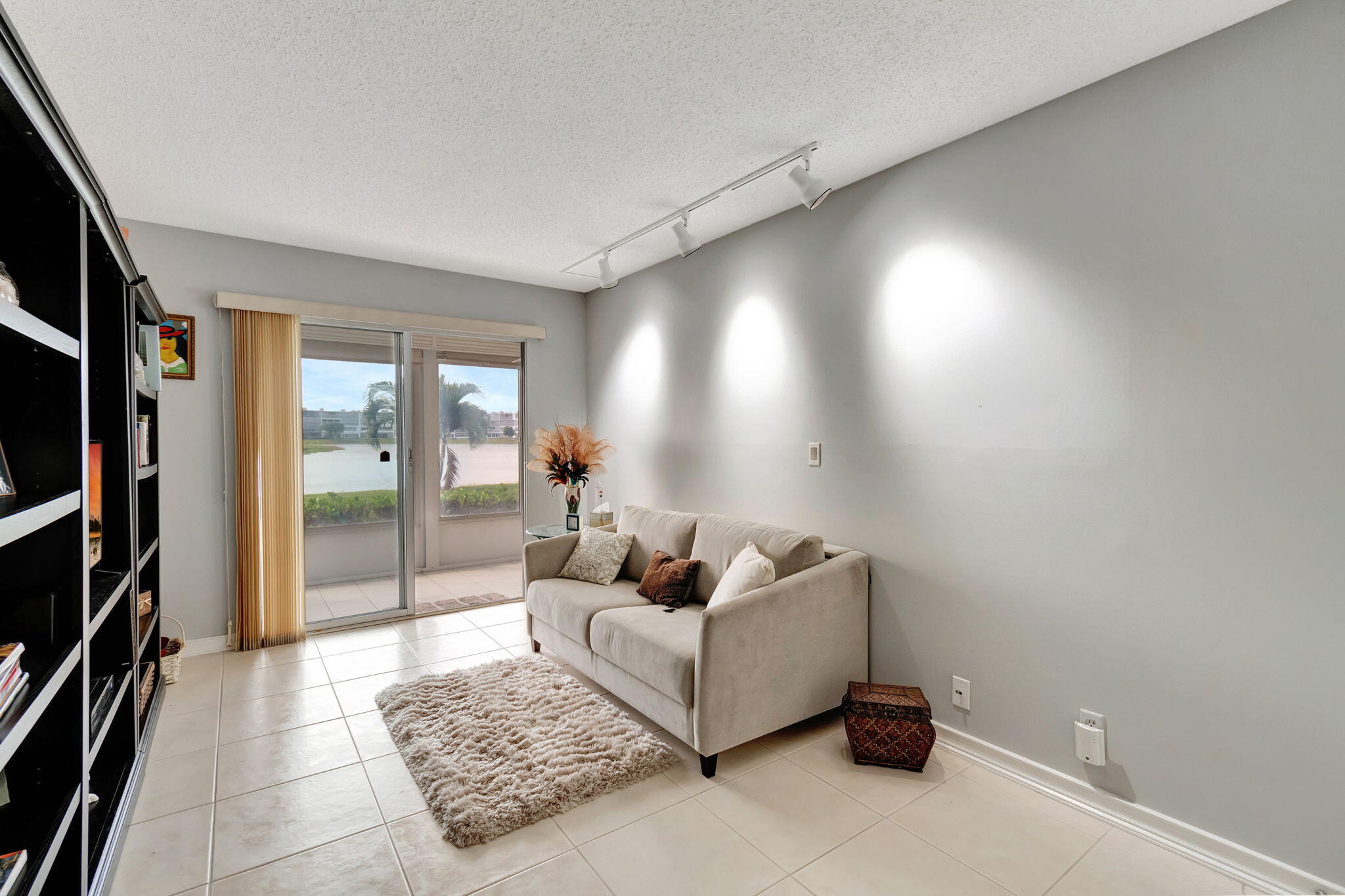1082 Exeter Boca Raton, FL 33434 - Photo 19 of 60 28-web-or-mls-DSC_8029