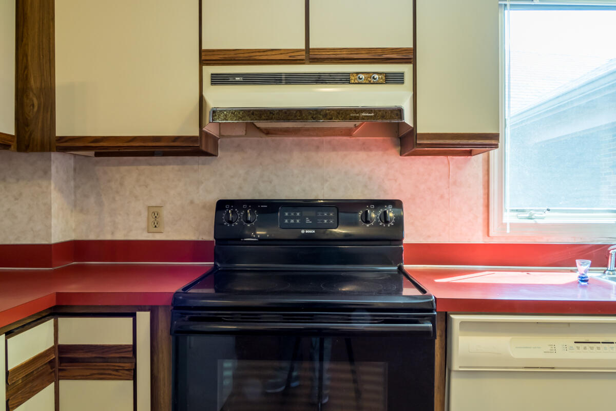 618 North Road Yarmouth, ME 04096 - Photo 6 of 48 20-Kitchen (4 of 6)