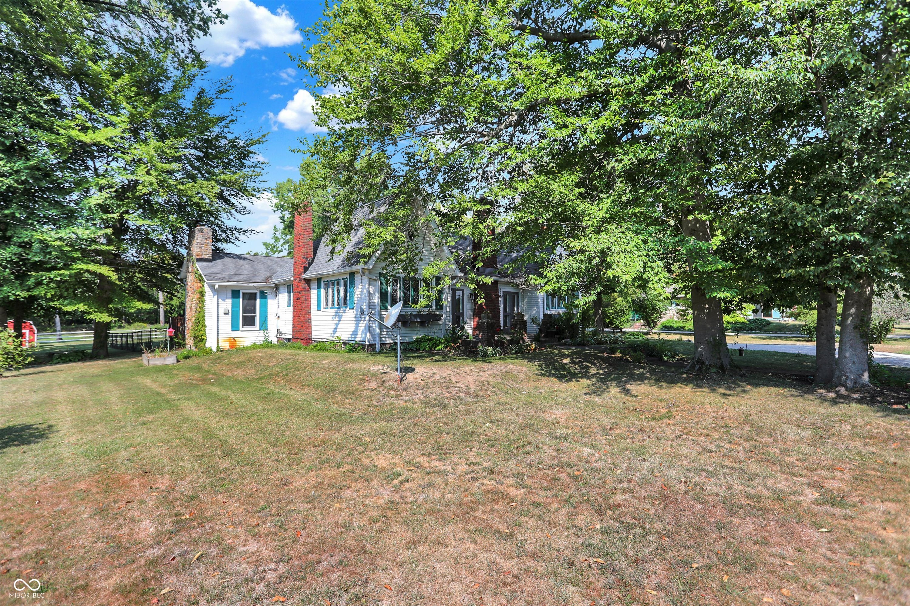 1640 South Hunter Road Indianapolis, IN 46239 - Photo 3 of 72 Gallery Image 3