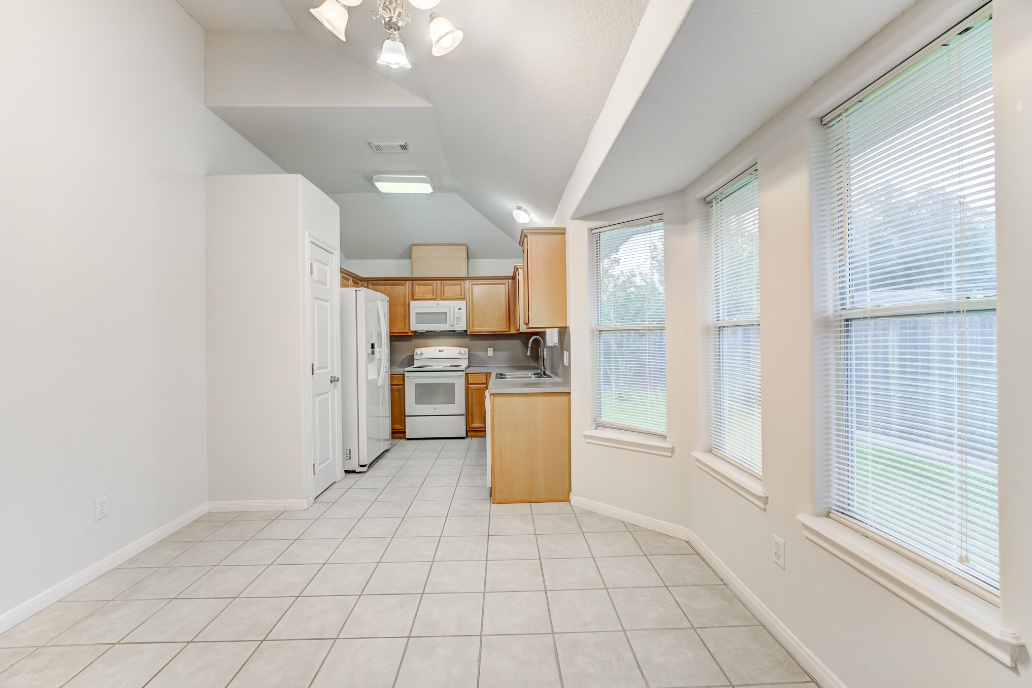 1140 Thomas Drive Angleton, TX 77515 - Photo 15 of 31