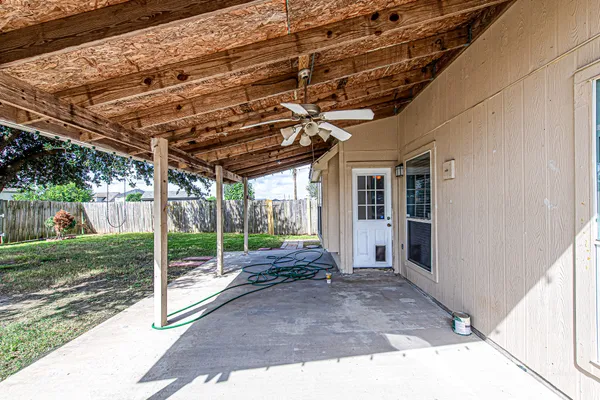 $1,800 | 20347 Hunterclif Lane, Katy, TX 77449