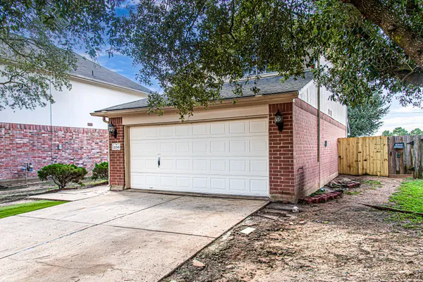 $1,800 | 20347 Hunterclif Lane, Katy, TX 77449