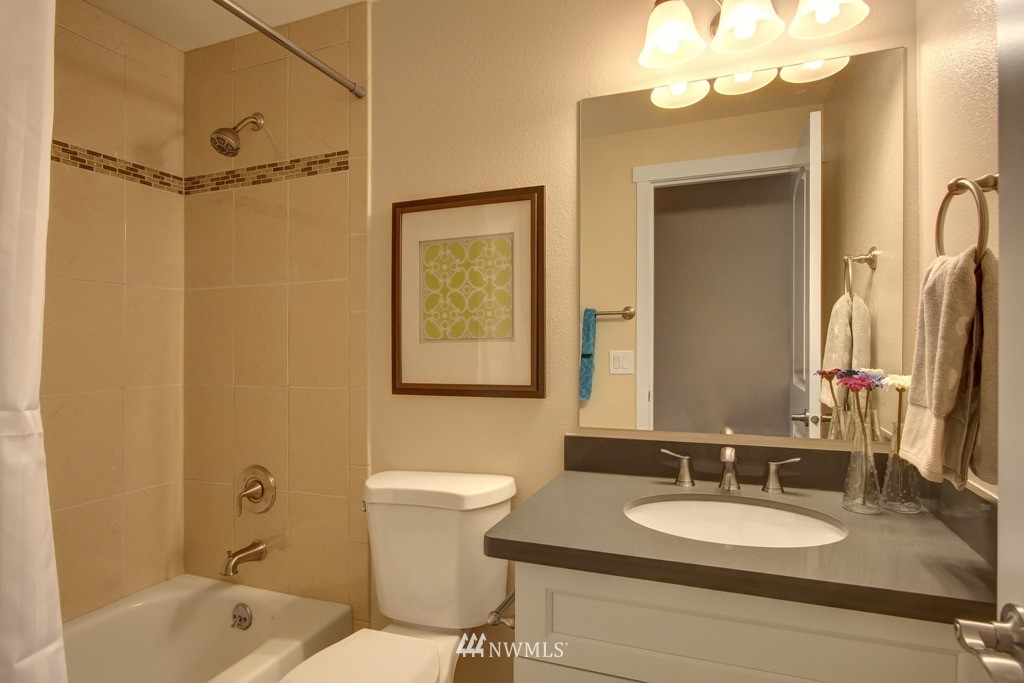 2001 Vashon Avenue Northeast Renton, WA 98059 - Photo 13 of 16 Gallery Image 13
