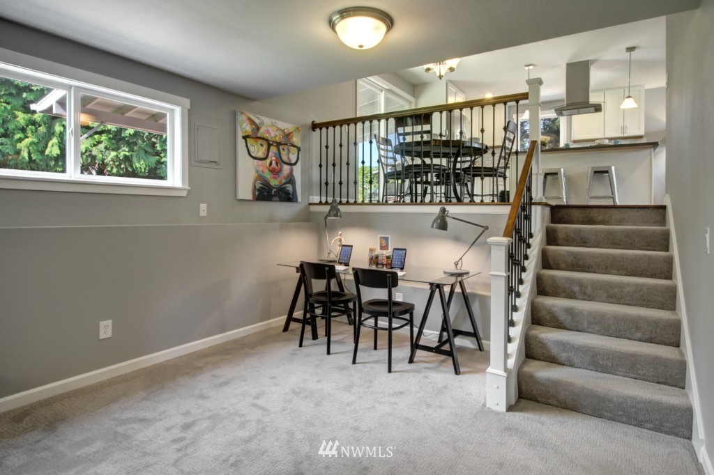 2001 Vashon Avenue Northeast Renton, WA 98059 - Photo 10 of 16 Gallery Image 10