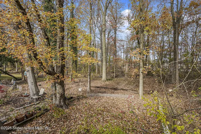 a view of a ceiling fan in a room